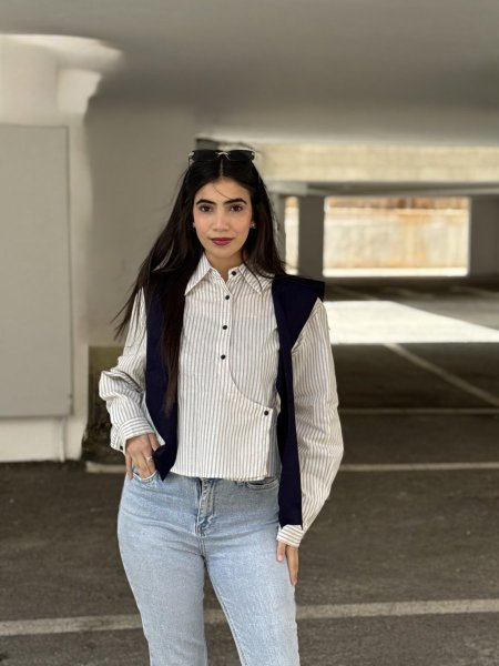 قميص مع سكارف