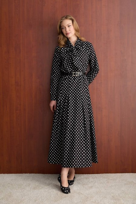 Dress with belt